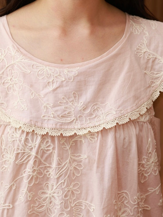 Doll collar cotton nightdress detail