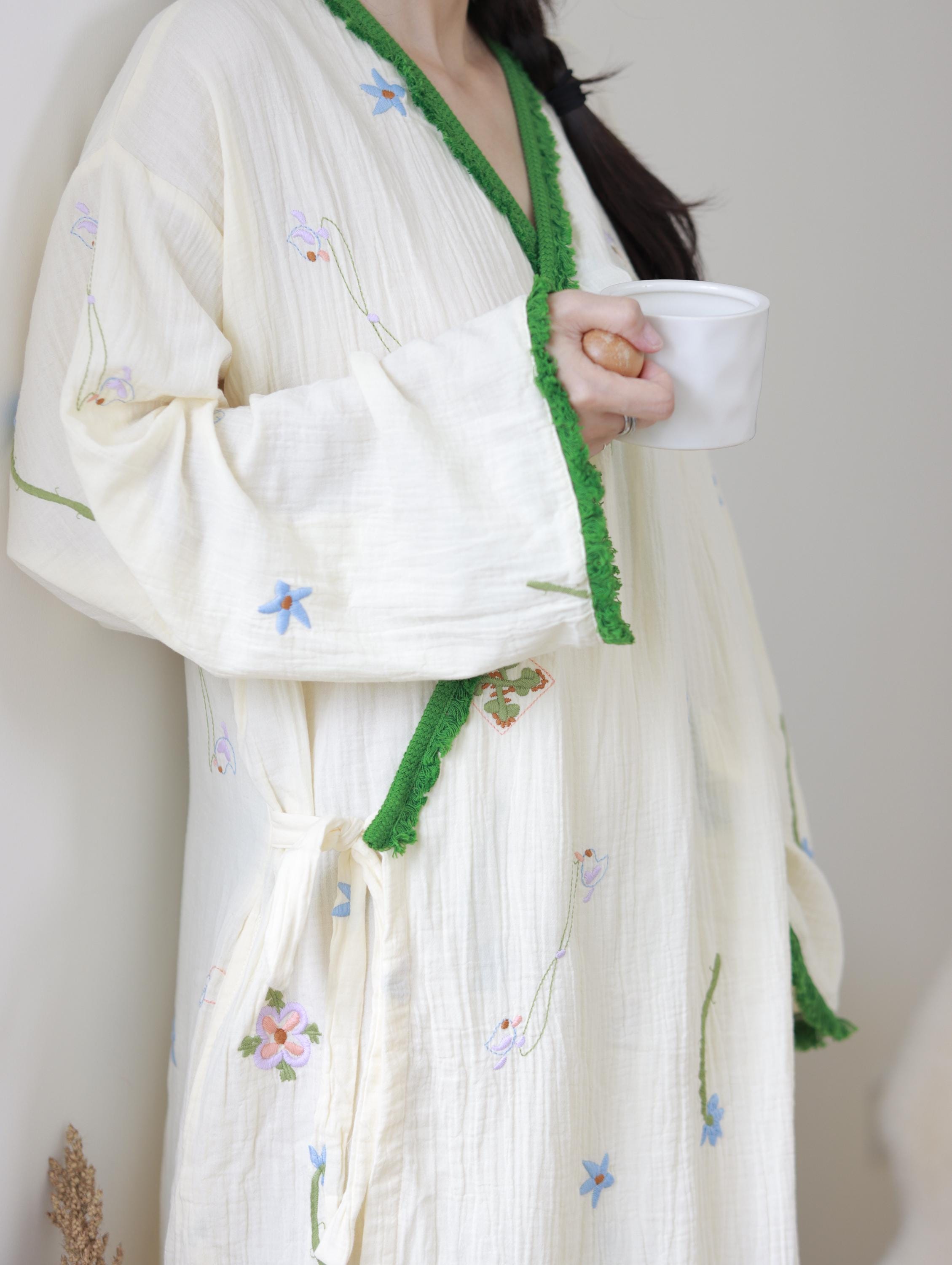 Embroidered Gauze Cotton Robe: Floral Kimono Bathrobe - Cream & Green