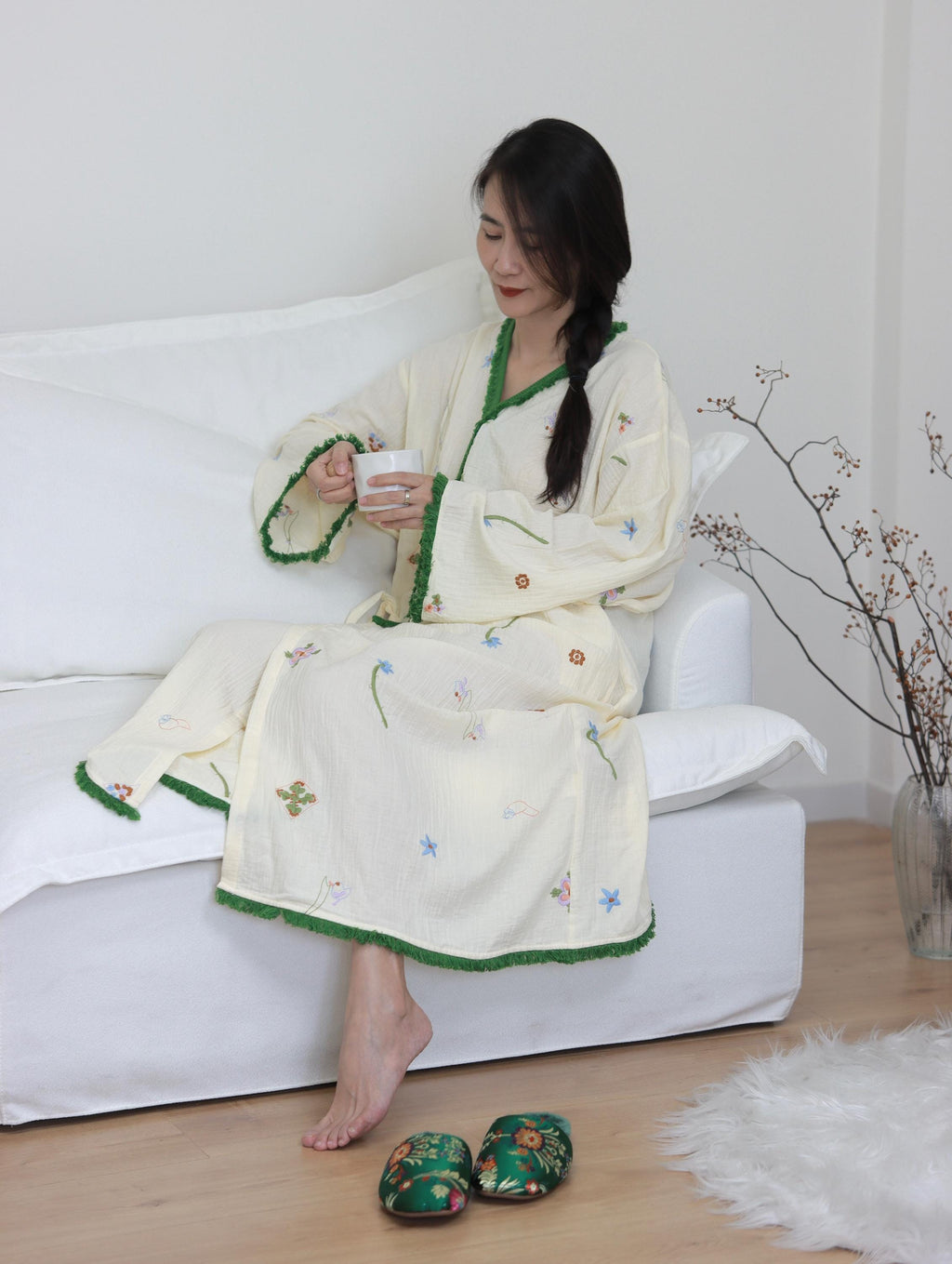 Embroidered Gauze Cotton Robe: Floral Kimono Bathrobe - Cream & Green
