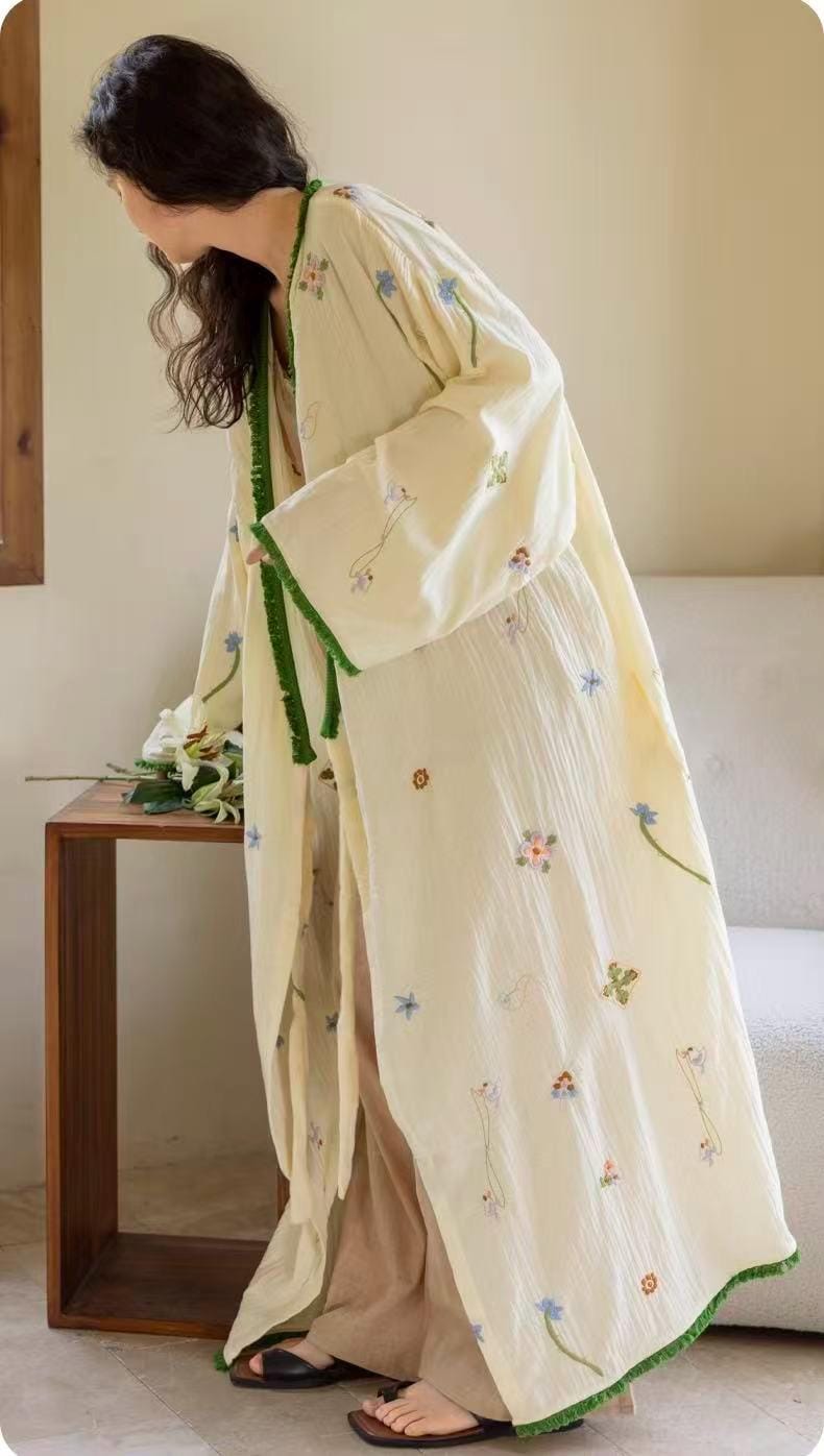 Embroidered Gauze Cotton Robe: Floral Kimono Bathrobe - Cream & Green
