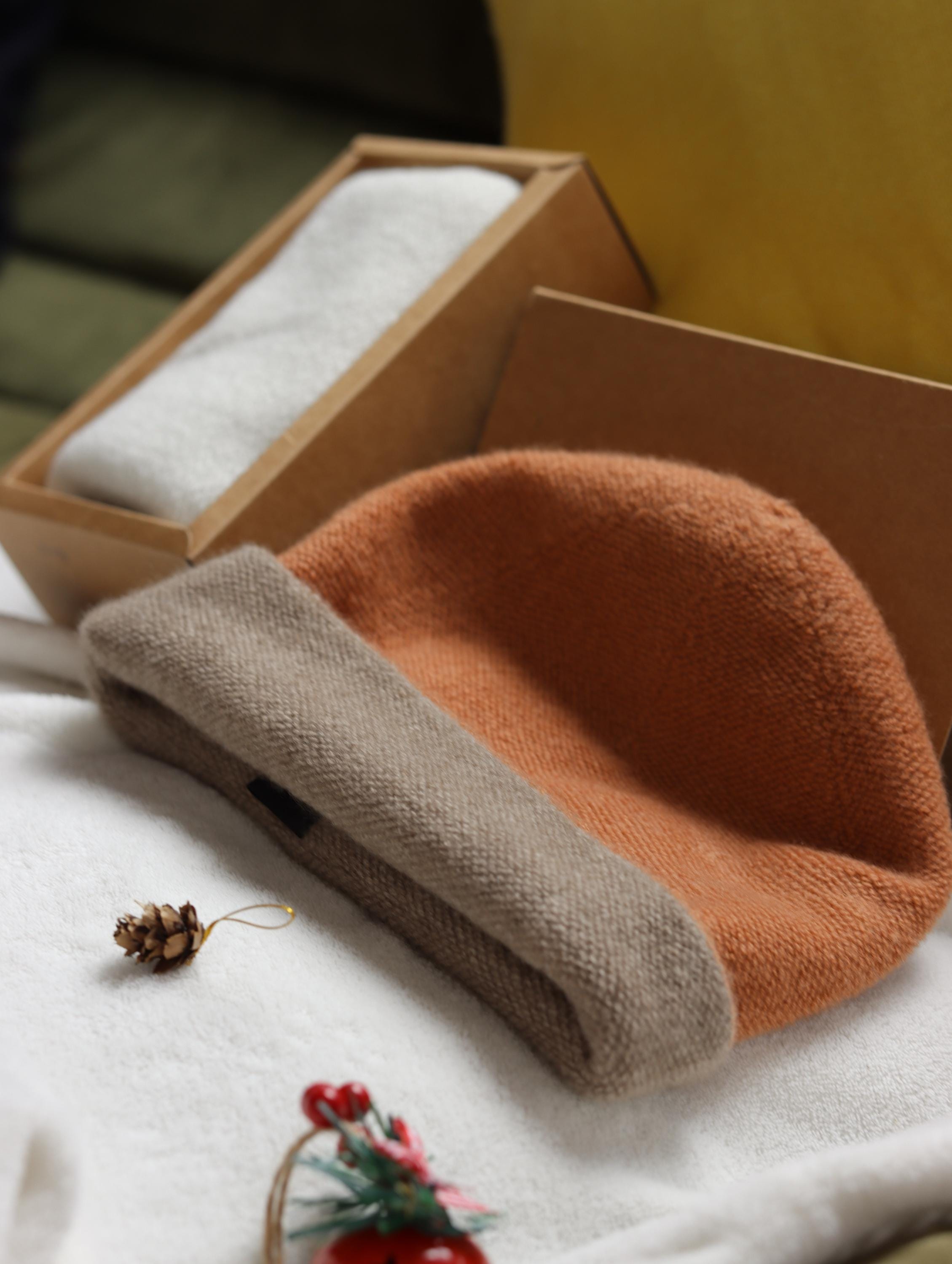 100% Cashmere Double-Tone Beanie | Soft Knit Winter Hat for Women & Men | Warm Luxury Wool Hat Gift