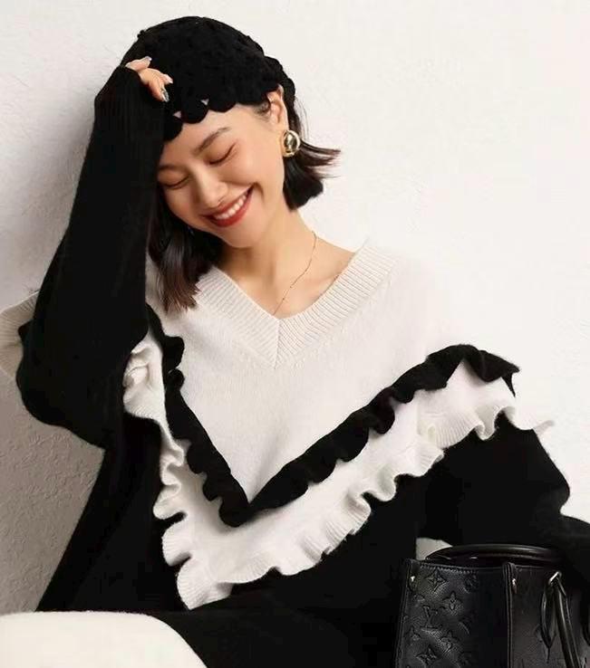 Hand Knit Cashmere-Wool Beanie for Women, Double-Layer Crochet Lace Hat, Soft Warm Winter Cap, Gift for Her, Christmas Present