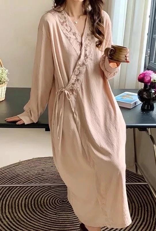 Japanese Kimono Robe, Embroidered Cotton Gauze Robe, Light Pink Long Bathrobe, Soft Loungewear, Bridal Robe Gift, Original Dressing Gown