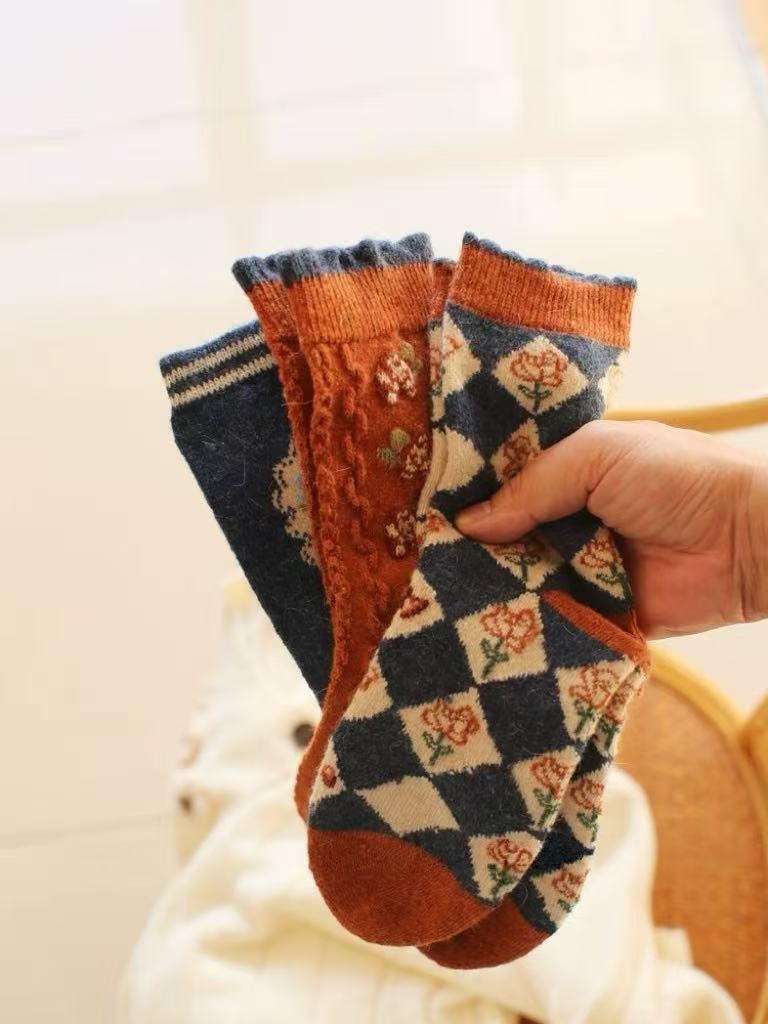 Lian Loungewear vintage floral knit wool socks in a gift box, cozy winter crew length, cotton blend, perfect for Mother’s Day.