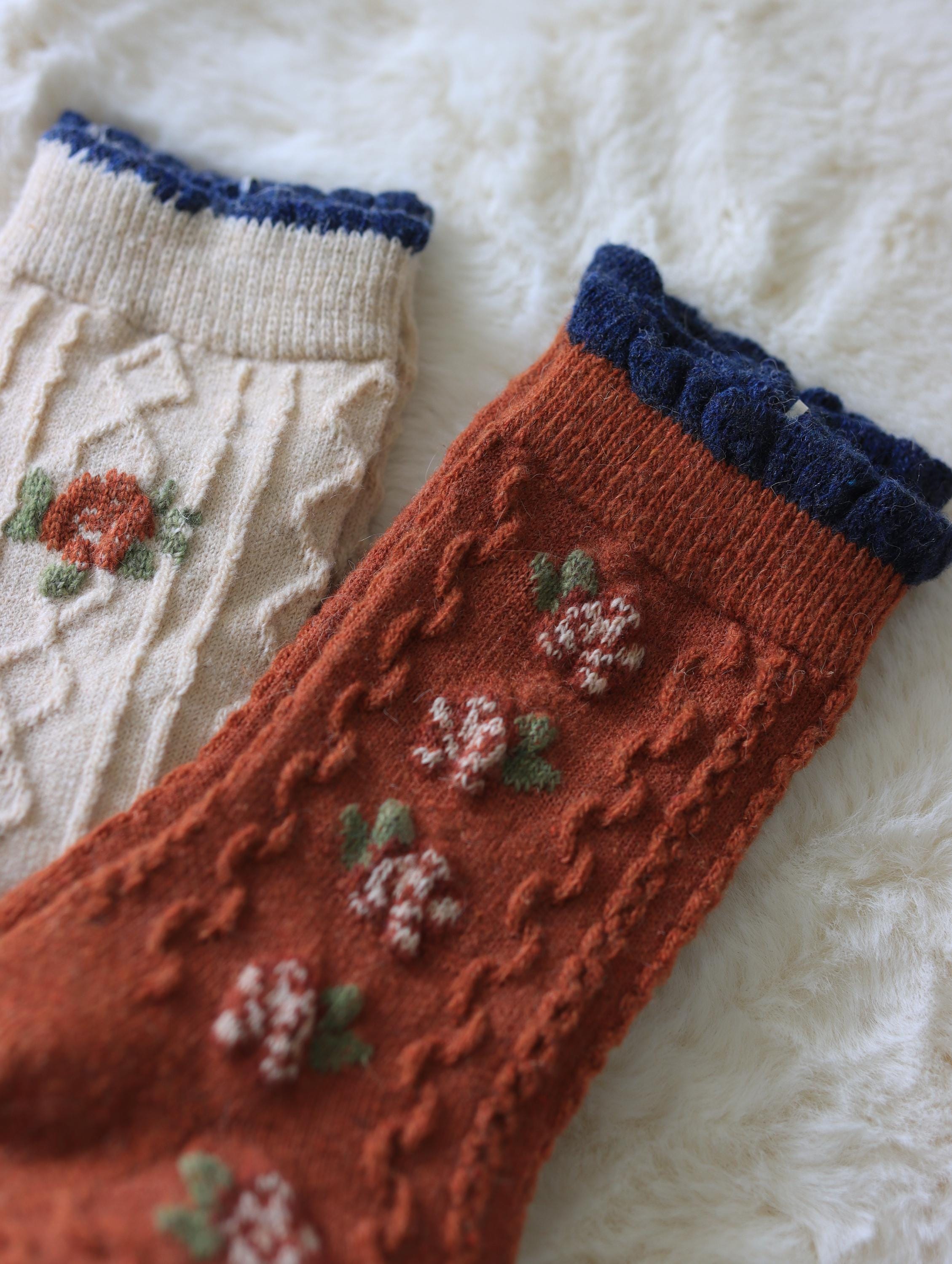 Lian Loungewear vintage floral knit wool socks in a gift box, cozy winter crew style, cotton blend, perfect for Mother's Day.