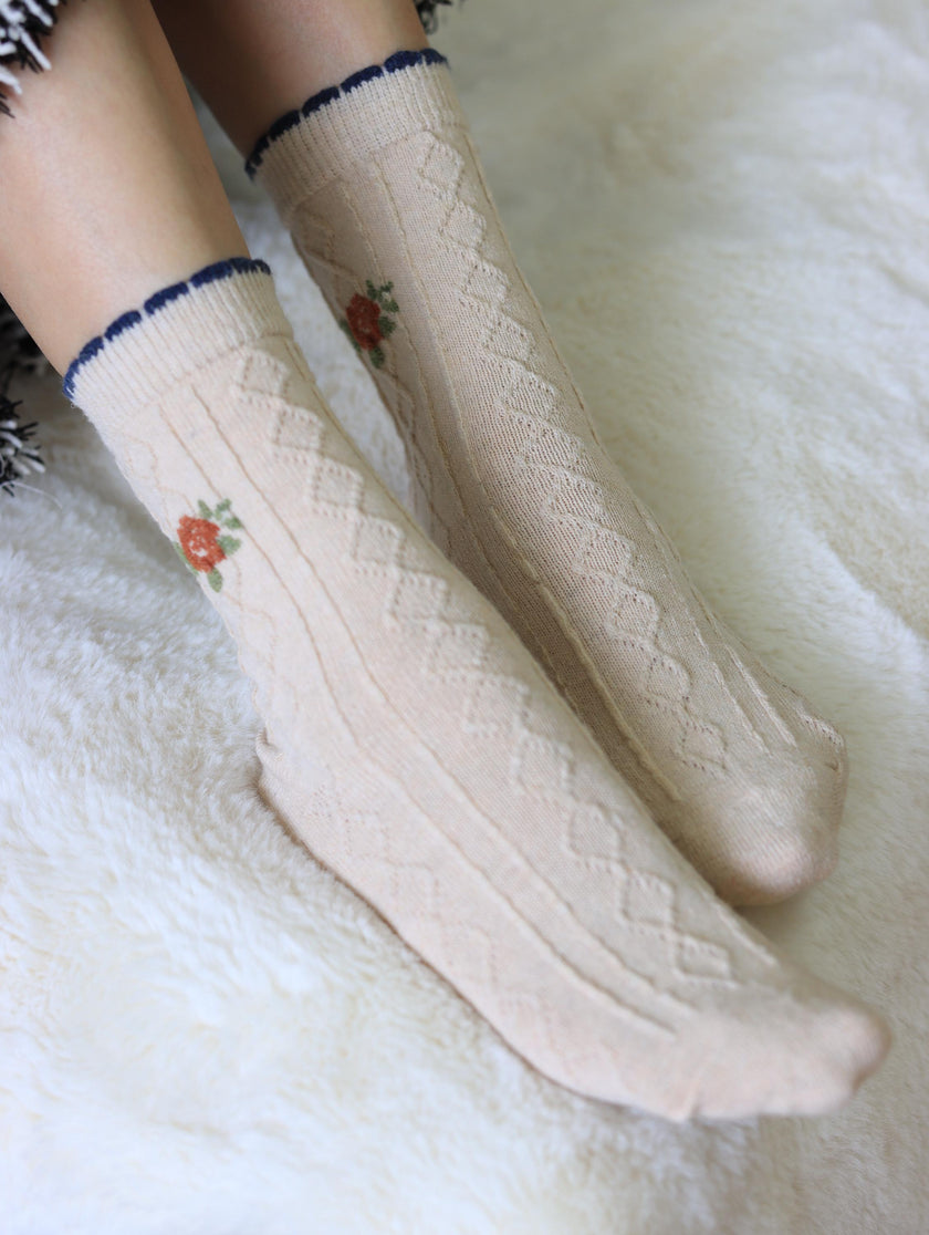 Lian Loungewear vintage floral knit wool socks in a gift box, cozy winter crew style, cotton blend, perfect for Mother's Day.