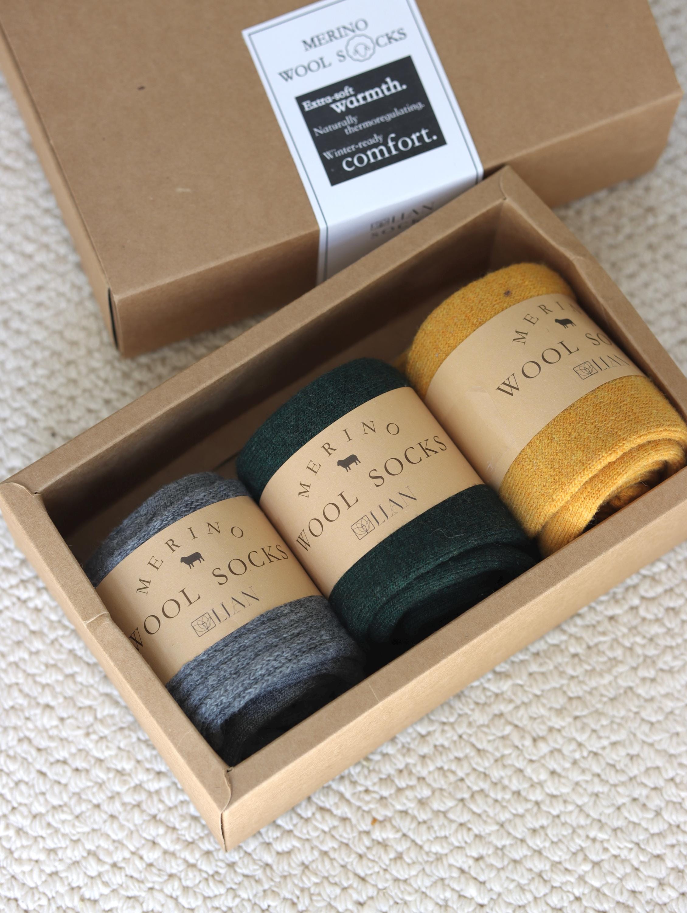 Lian Loungewear 98% Merino Wool Socks gift box set, ultra-soft and warm thermal winter socks for men and women, grey color.