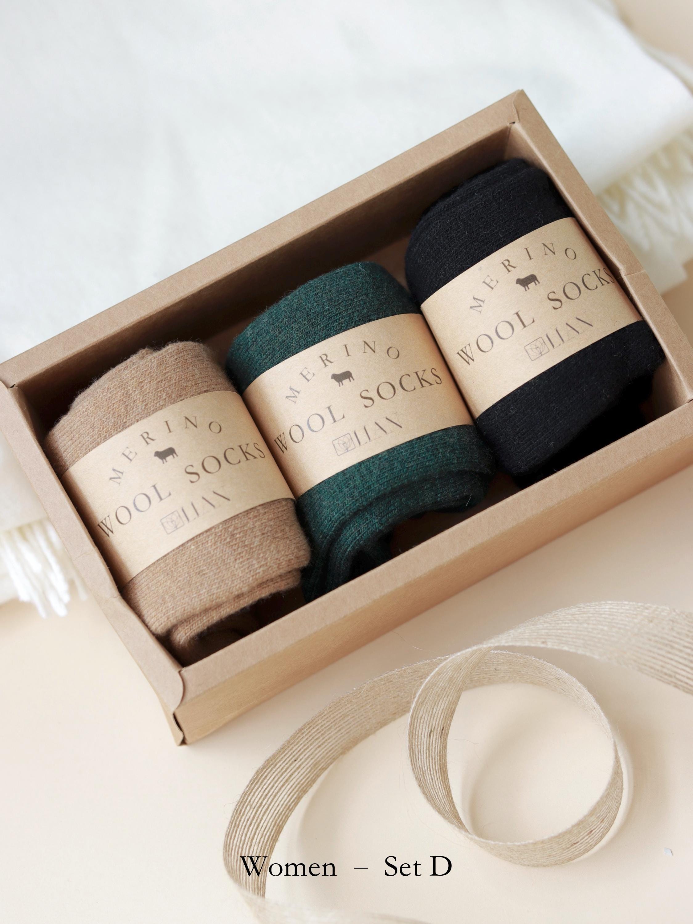 Lian Loungewear 98% Merino Wool Socks gift box, ultra-soft and warm thermal winter socks for men and women, in grey.