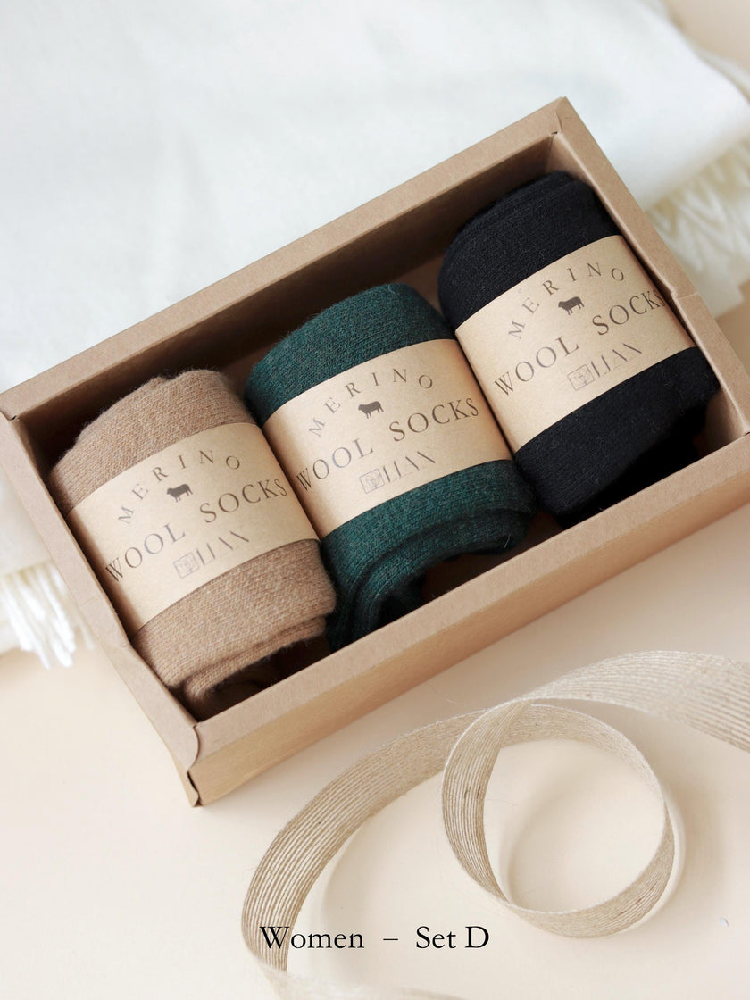 Lian Loungewear 98% Merino Wool Socks gift box, ultra-soft and warm thermal winter socks for men and women, in grey.