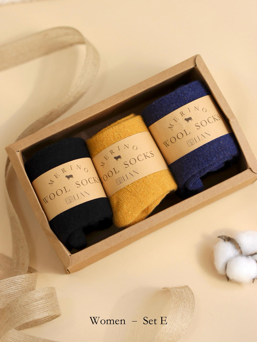 Lian Loungewear 98% Merino Wool Socks gift box set, showing a single grey thermal winter sock, ultra-soft and warm for men and women.