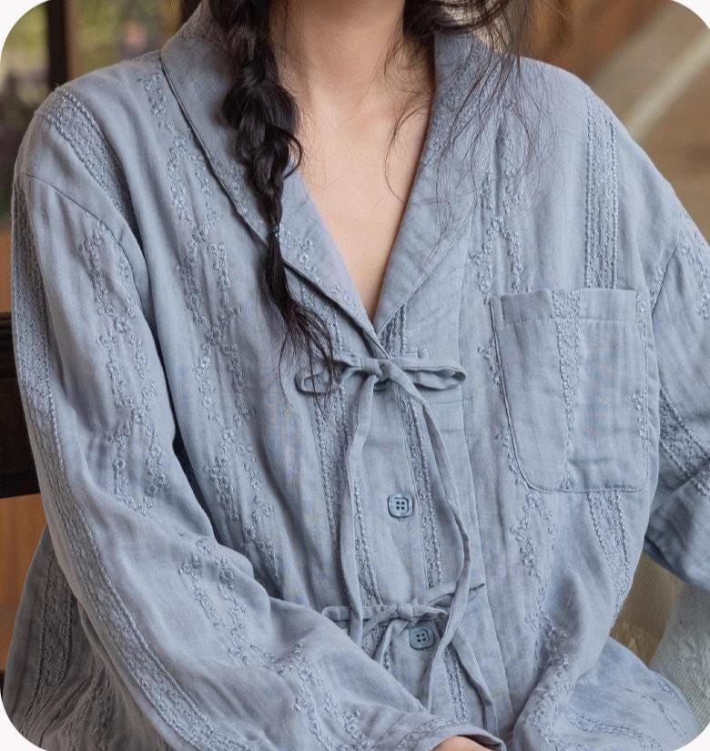 Lian Loungewear gauze cotton loungewear set with breathable linen-look fabric, featuring relaxed pants and matching top.