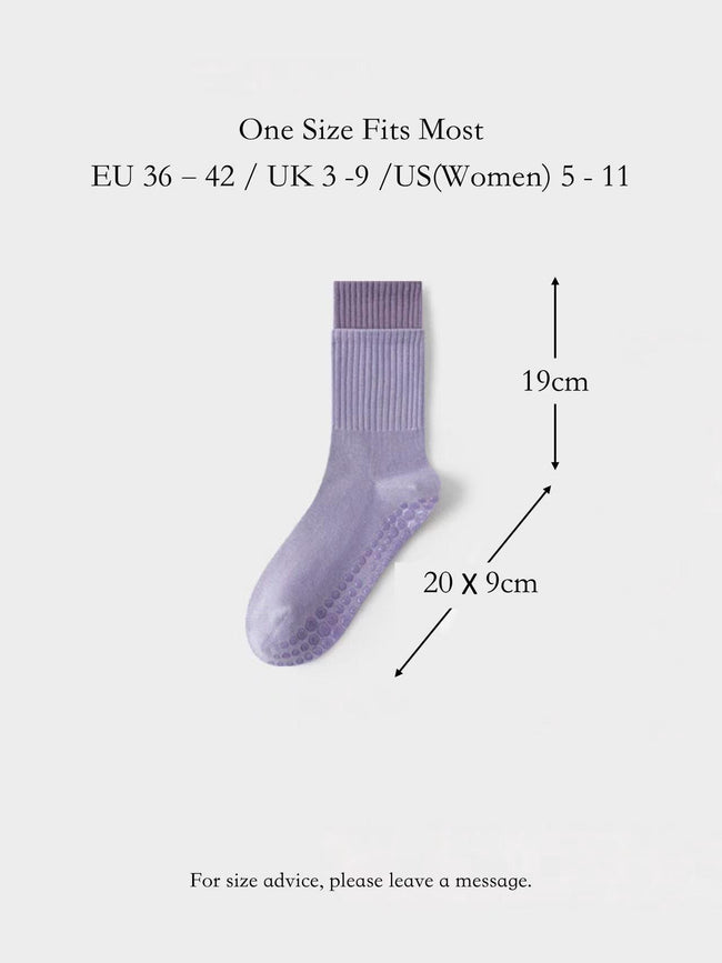 Lian Loungewear pink Pilates grip socks for women, cotton yoga socks with non-slip soles, relaxed fit for barre and workout use.