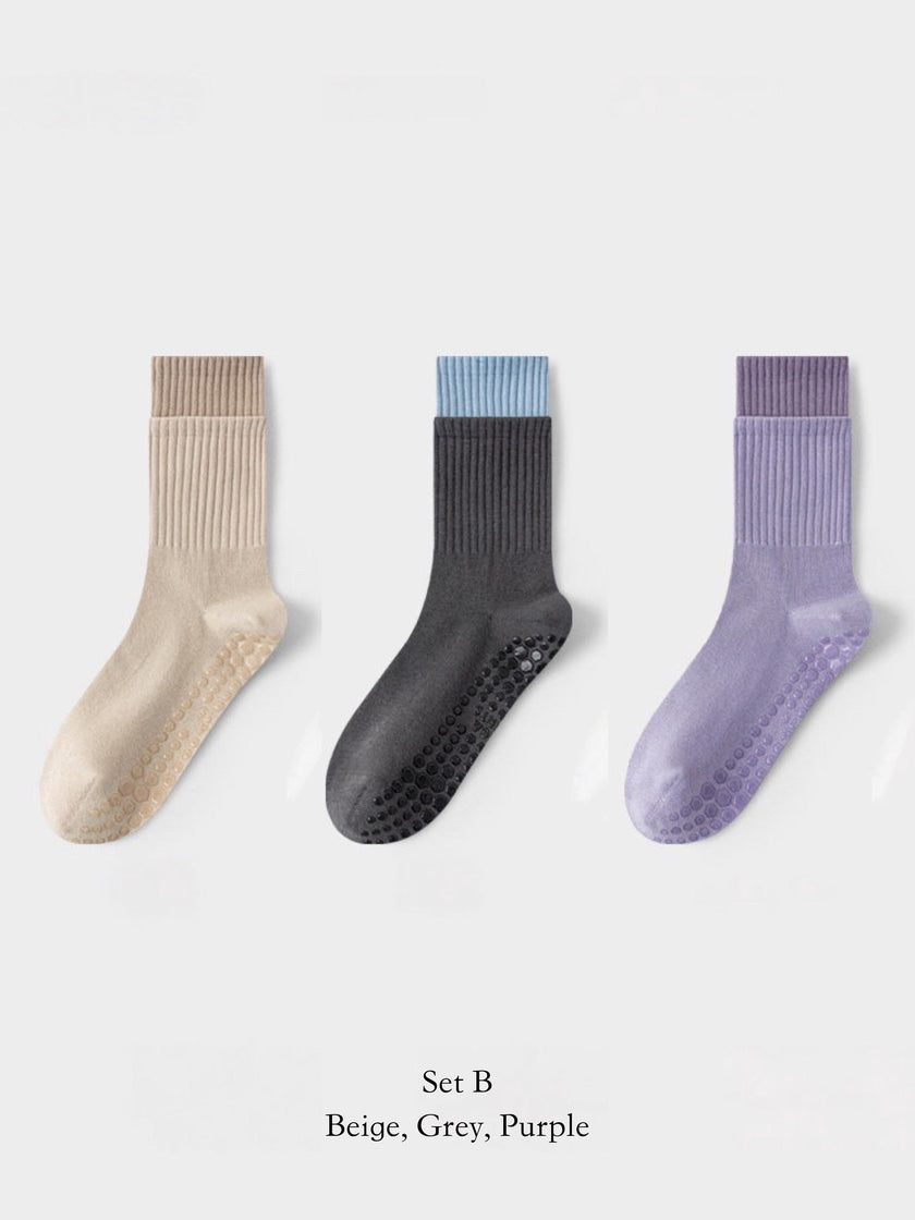 Pink Lian Loungewear Pilates grip socks with cotton, non-slip soles, relaxed fit for yoga, barre, and workout activities for women.