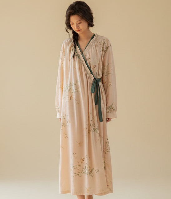 Lian Loungewear embroidered bamboo cotton kimono-style bathrobe, lightweight loungewear with intricate embroidery and relaxed fit.