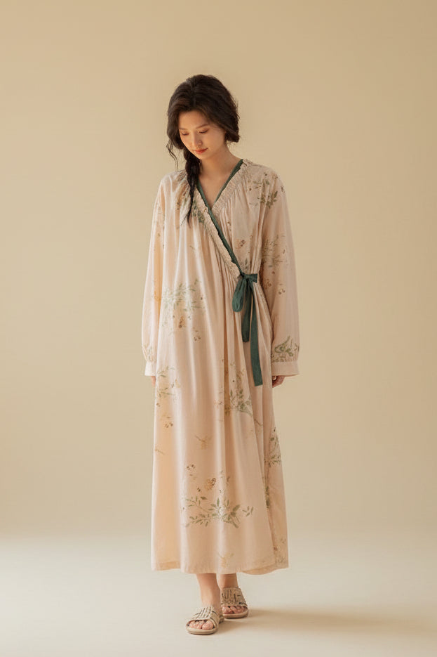 Lian Loungewear embroidered bamboo cotton kimono-style bathrobe, lightweight loungewear with intricate embroidery and relaxed fit.