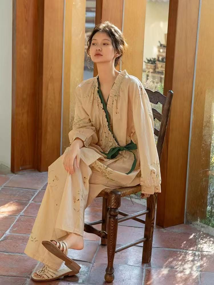 Lian Loungewear embroidered bamboo cotton kimono-style bathrobe, lightweight loungewear with intricate embroidery and a relaxed fit.