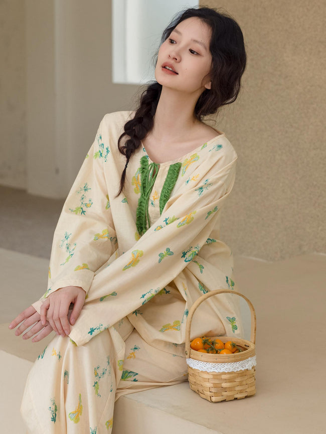 Lian Loungewear Oriental Floral Bamboo Cotton Sleepwear set with floral pattern and soft fabric, ideal for comfortable sleep.