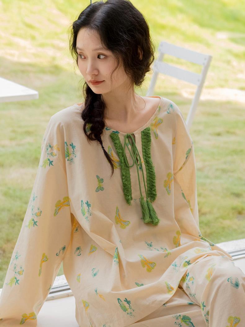 Lian Loungewear Oriental Floral Bamboo Cotton Sleepwear featuring a soft floral pattern and comfortable relaxed fit.