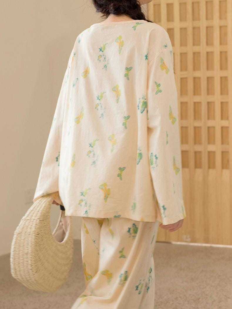 Lian Loungewear Oriental floral bamboo cotton sleepwear, featuring a comfortable, stylish pajama set with a floral pattern.