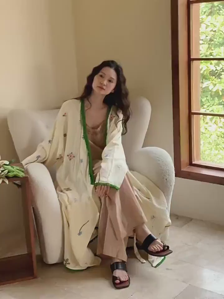 Embroidered Gauze Cotton Robe: Floral Kimono Bathrobe - Cream & Green